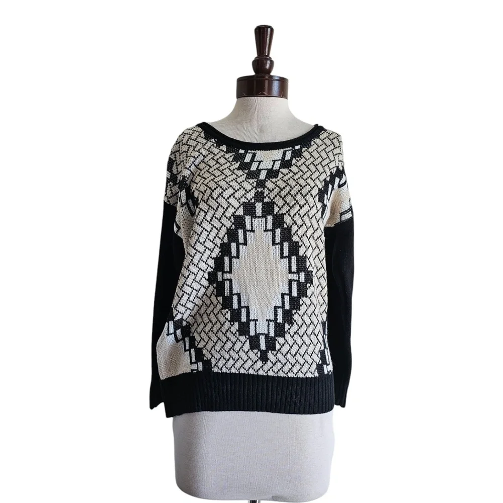 Lumiere Geometric Knit Sweater – Black & Cream – Size M – Acrylic – NWT - Picture 2 of 4